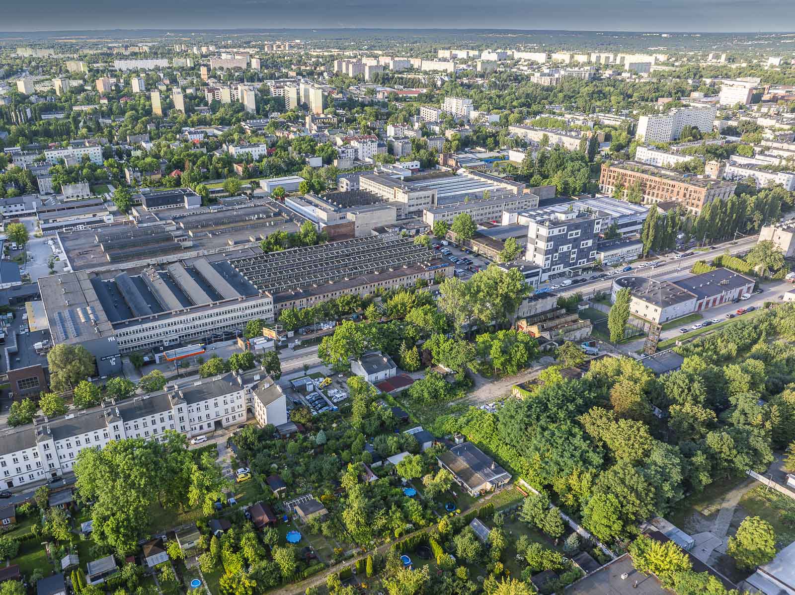Inspekcja elewacji Bełchatów dron – dokładna analiza stanu budynku