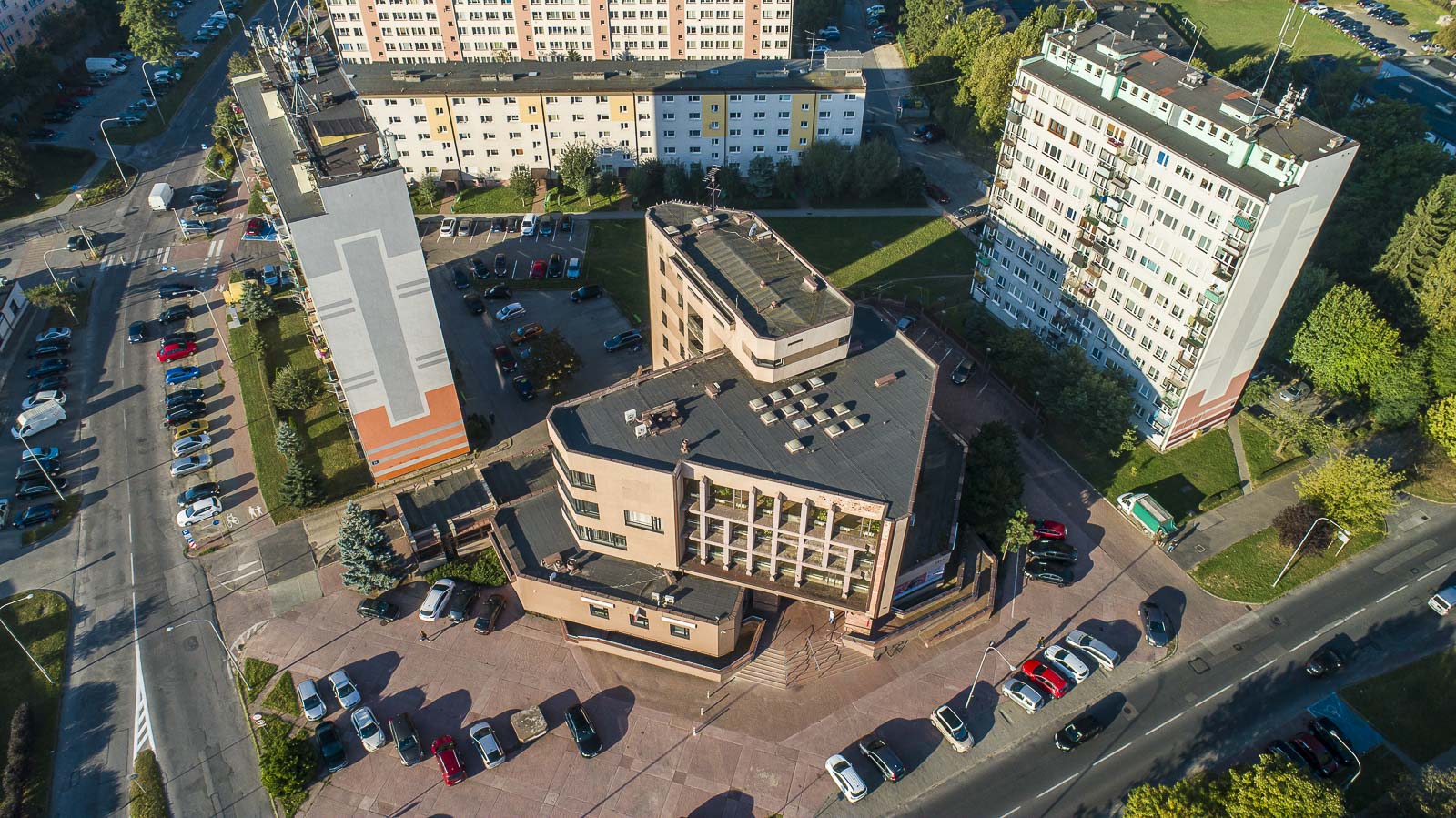 Fotografia obiektów przemysłowych dronem Radomsko – hale i zakłady produkcyjne