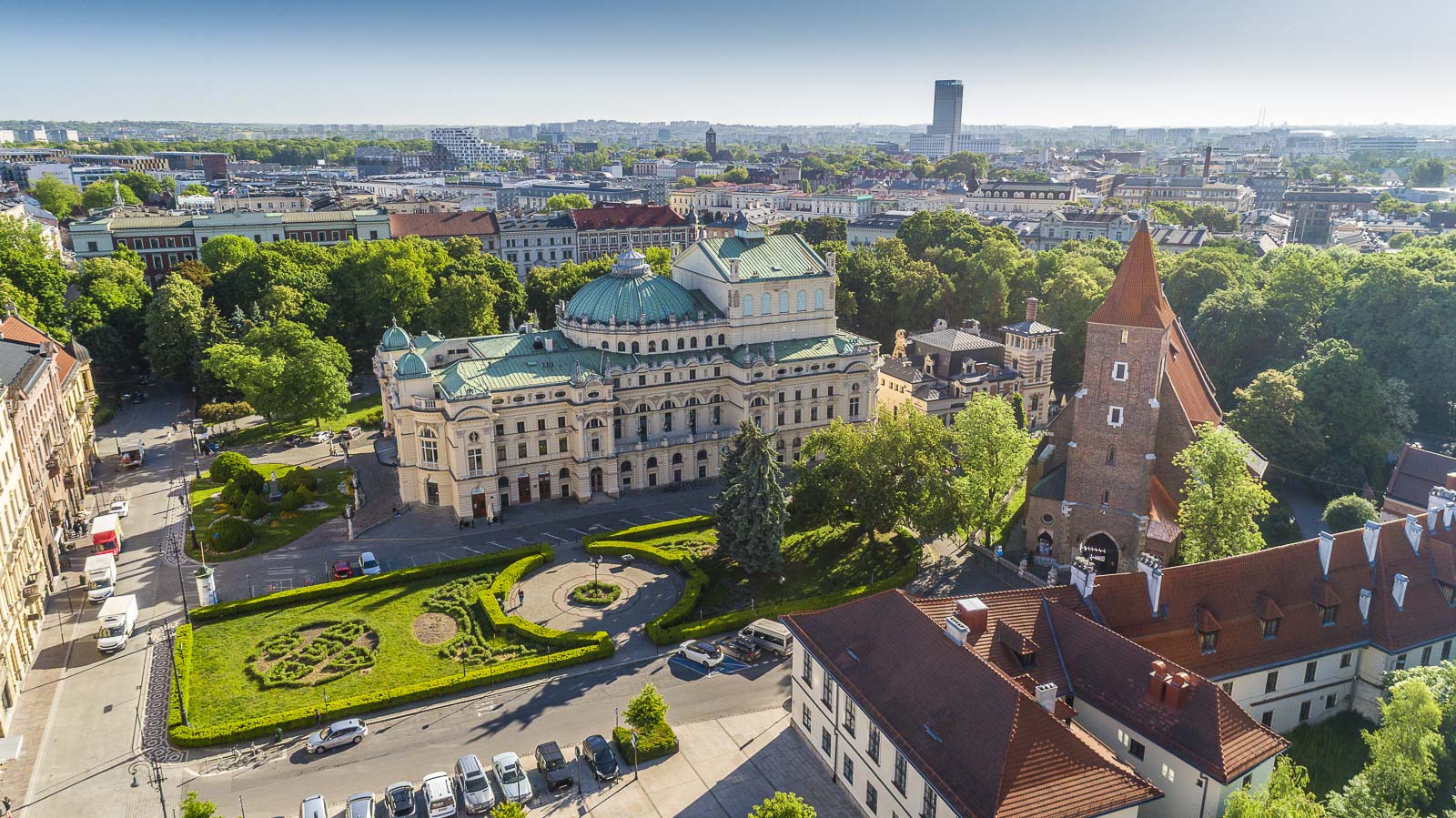Fotografia nieruchomości z drona Kutno – widok domu i działki z perspektywy lotu ptaka