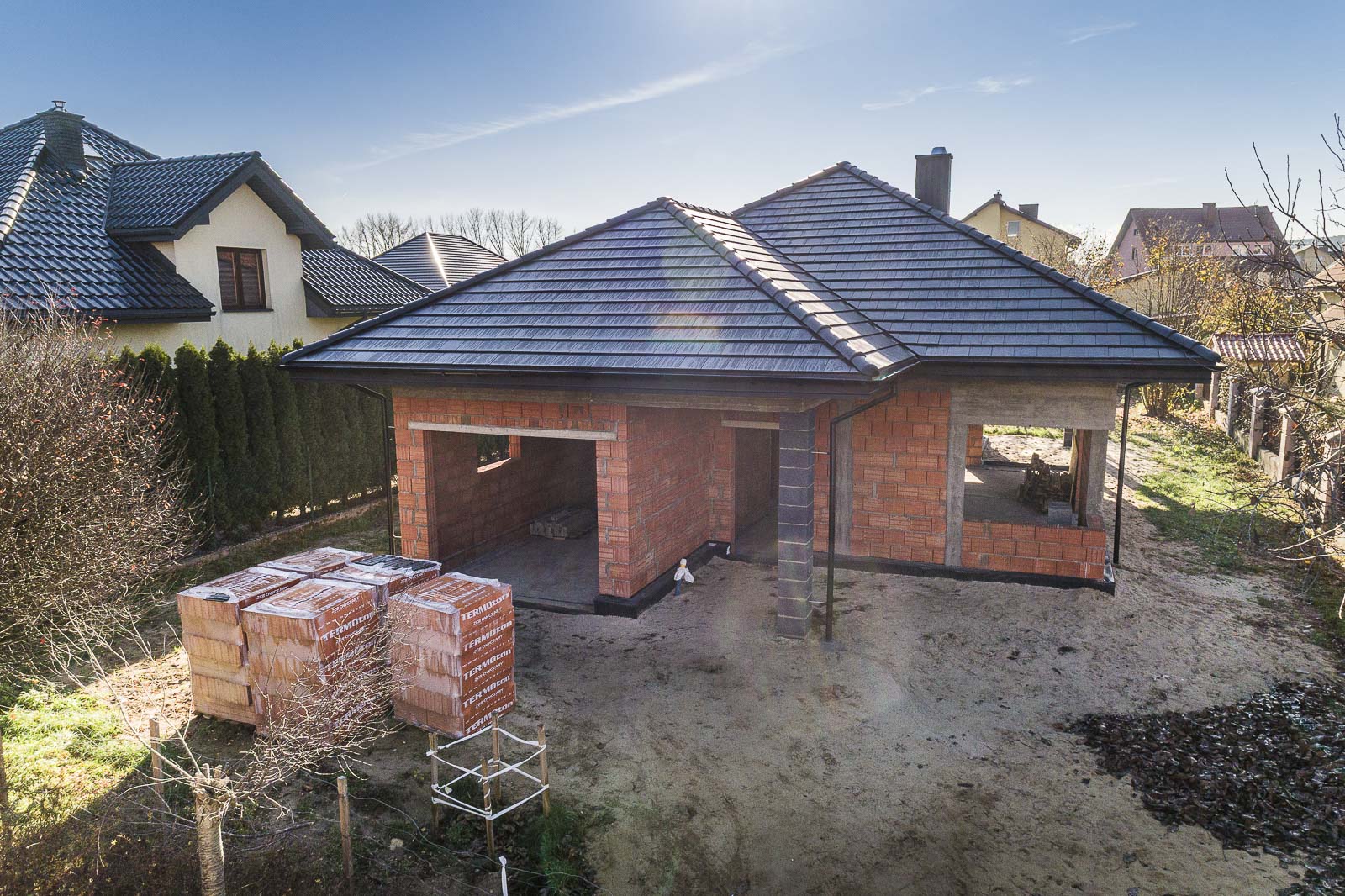 Inspekcja paneli PV Sieradz – wykrywanie usterek instalacji fotowoltaicznych W Sieradzu realizujemy inspekcje paneli PV z drona. Diagnostyka poprawia wydajność instalacji.